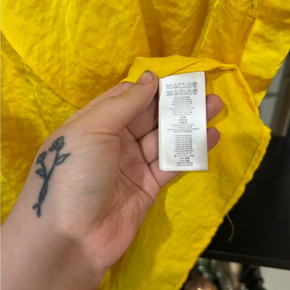 Michael Kors Yellow Ruffled Sleeveless Blouse size medium - Picture 5 of 6